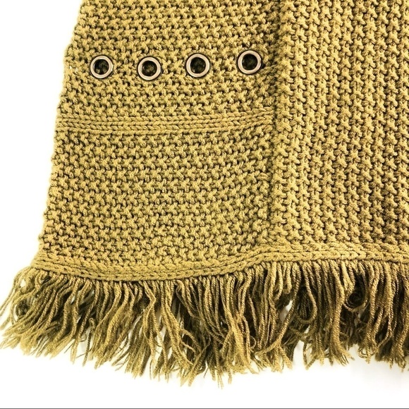 Moon River Knit Fringe Skirt With Grommets - Picture 5 of 15